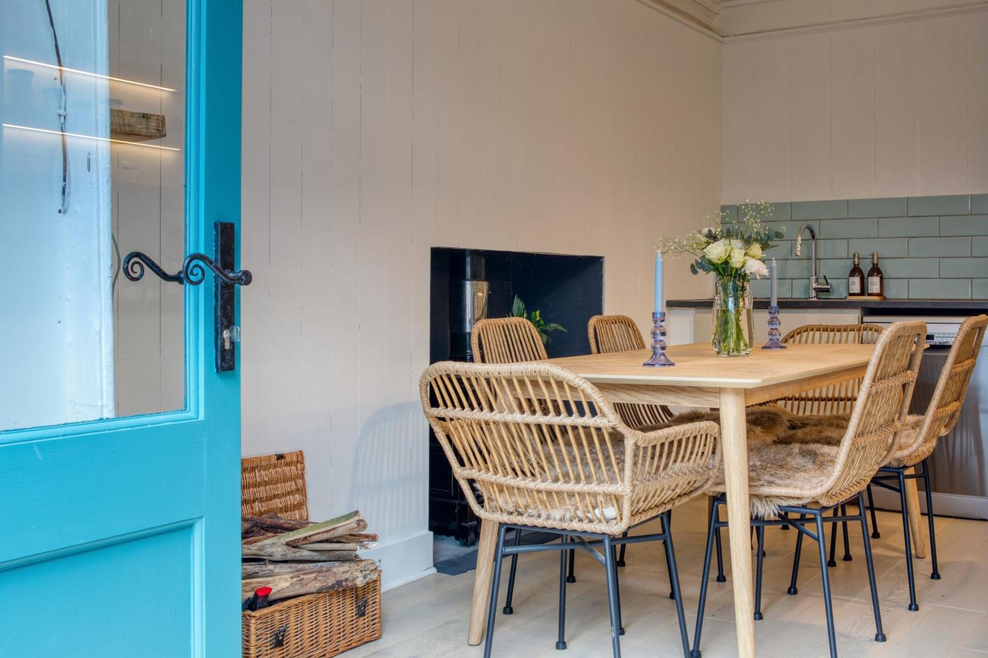 Lyme Slice - Location Location Location Holiday home